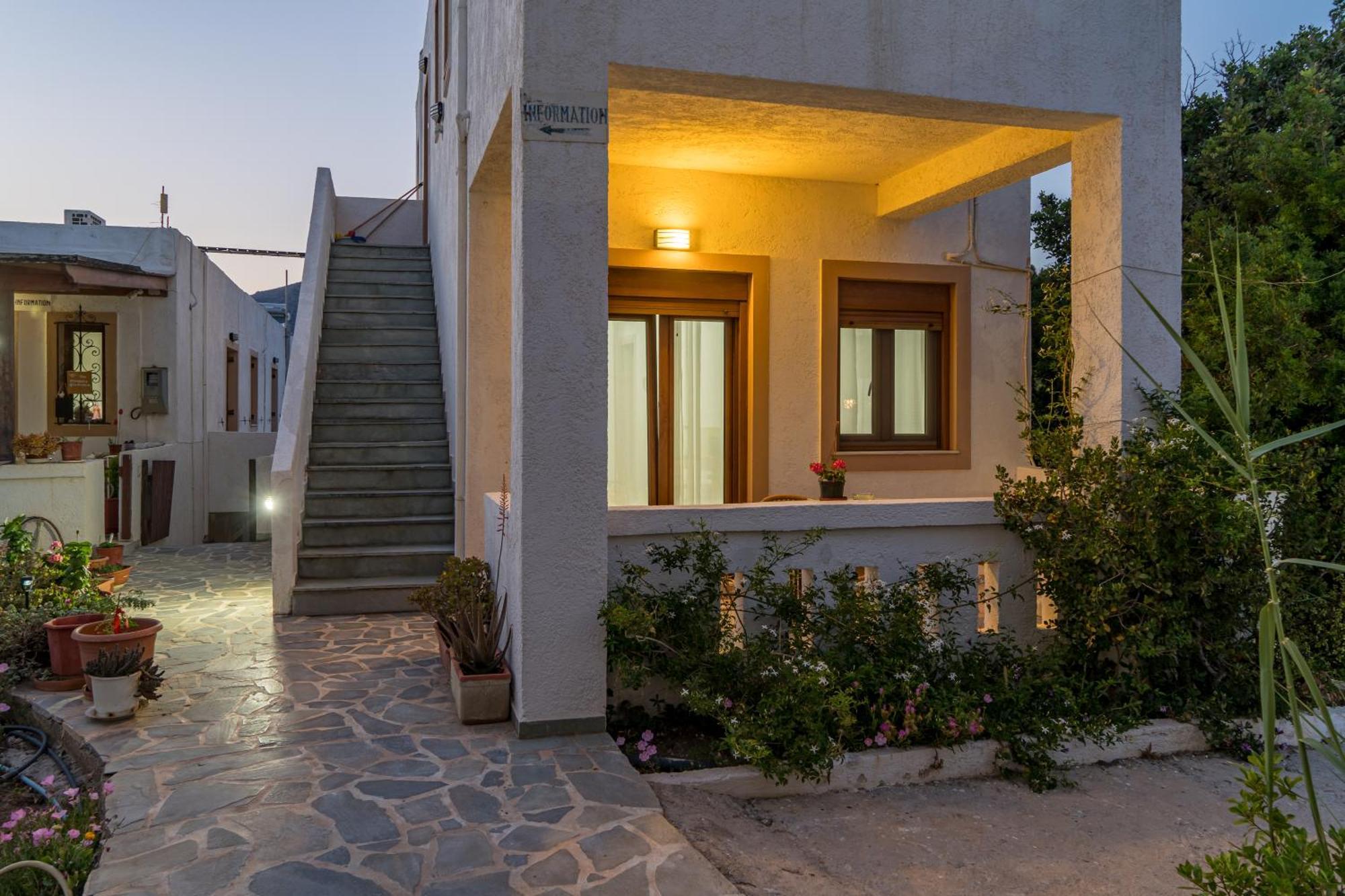 Akrotiri Apartments Makry Gialos  Exterior photo